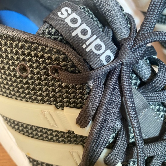 Adidas men’s memory foam running shoes - Picture 2 of 9